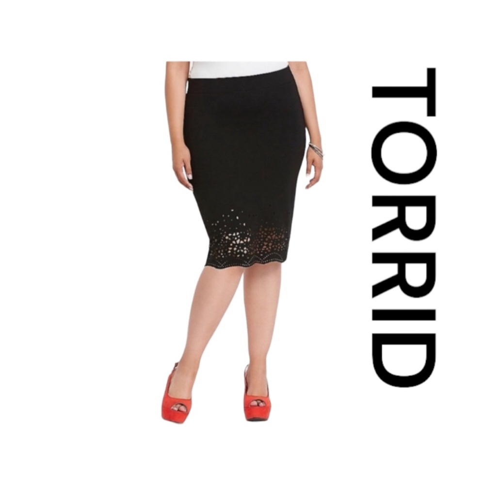 NWT 2 Torrid Elegant Black Laser Cut Stretch Pencil Skirt